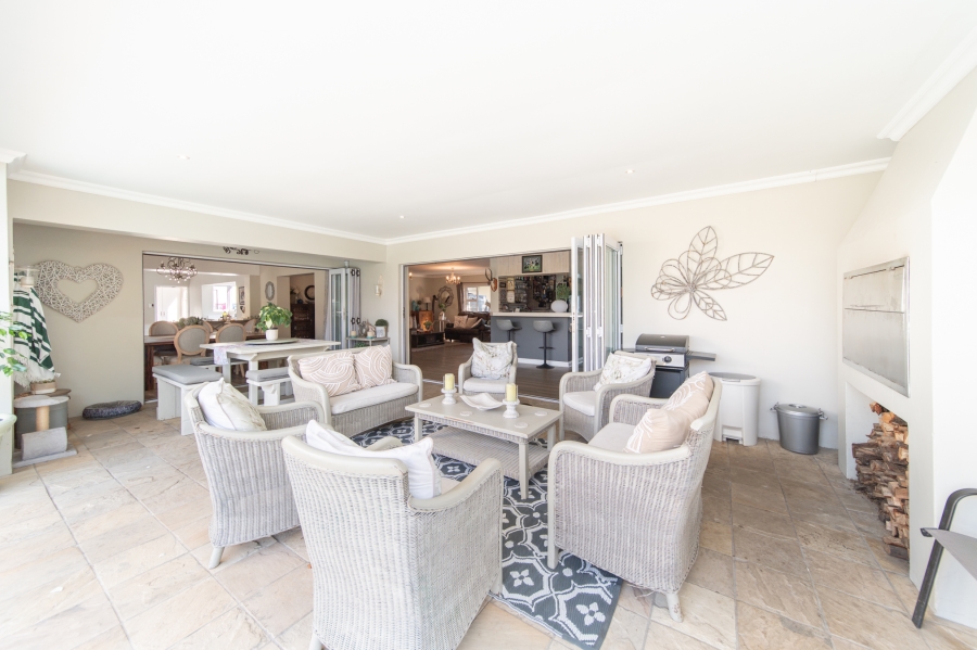 5 Bedroom Property for Sale in Selborne Eastern Cape